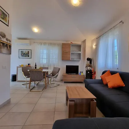 Igor Apartment *